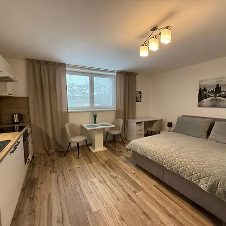 شقة Aparthotel Praha 4*